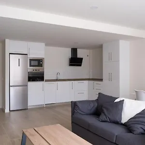 Victoria's Modern And Cosy 2 Bedroom Apartament